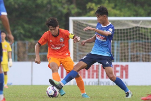 Cầu thủ U19 SHB Đà Nẵng đạp đầu đối thủ, cấm đá 5 trận - Ảnh 2. Cầu thủ U19 SHB Đà Nẵng đạp đầu đối thủ, cấm đá 5 trận - Ảnh 2.