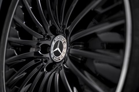Mercedes-Benz E-Class 2024 ra mắt: Như xe điện, tràn ngập công nghệ, xem được TikTok, họp Zoom - Ảnh 22. Mercedes-Benz E-Class 2024 ra mắt: Như xe điện, tràn ngập công nghệ, xem được TikTok, họp Zoom - Ảnh 22.