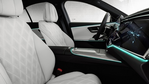 Mercedes-Benz E-Class 2024 ra mắt: Như xe điện, tràn ngập công nghệ, xem được TikTok, họp Zoom - Ảnh 24. Mercedes-Benz E-Class 2024 ra mắt: Như xe điện, tràn ngập công nghệ, xem được TikTok, họp Zoom - Ảnh 24.