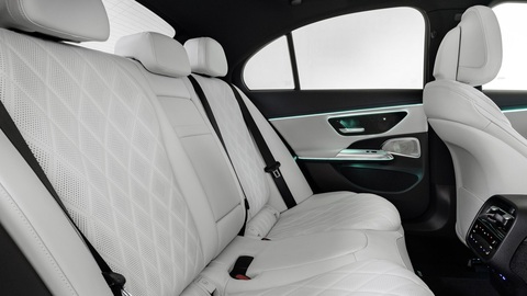 Mercedes-Benz E-Class 2024 ra mắt: Như xe điện, tràn ngập công nghệ, xem được TikTok, họp Zoom - Ảnh 25. Mercedes-Benz E-Class 2024 ra mắt: Như xe điện, tràn ngập công nghệ, xem được TikTok, họp Zoom - Ảnh 25.