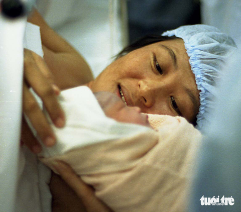 Cô bé ống nghiệm đầu tiên của Việt Nam bước vào tuổi 25 - Ảnh 3. Cô bé ống nghiệm đầu tiên của Việt Nam bước vào tuổi 25 - Ảnh 3.