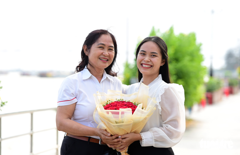 Cô bé ống nghiệm đầu tiên của Việt Nam bước vào tuổi 25 - Ảnh 4. Cô bé ống nghiệm đầu tiên của Việt Nam bước vào tuổi 25 - Ảnh 4.