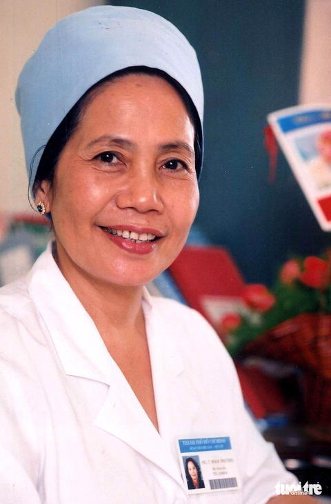 Cô bé ống nghiệm đầu tiên của Việt Nam bước vào tuổi 25 - Ảnh 5. Bác sĩ Nguyễn Thị Ngọc Phượng - giám đốc Bệnh viện Phụ sản Từ Dũ - Ảnh: T.T.D chụp năm 1994
