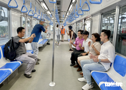 Tàu metro số 1 chạy thử nghiệm vận tốc 50km/h - Ảnh 6. Tàu metro số 1 chạy thử nghiệm vận tốc 50km/h - Ảnh 6.