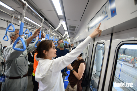 Tàu metro số 1 chạy thử nghiệm vận tốc 50km/h - Ảnh 7. Tàu metro số 1 chạy thử nghiệm vận tốc 50km/h - Ảnh 7.