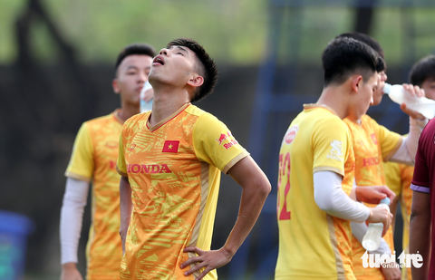 U22 Việt Nam làm quen nắng nóng tại Campuchia - Ảnh 4. U22 Việt Nam làm quen nắng nóng tại Campuchia - Ảnh 4.
