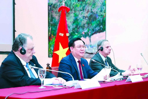 Chủ tịch Quốc hội: Viết tiếp trang sử mới tươi đẹp quan hệ Việt Nam - Argentina - Ảnh 1. Chủ tịch Quốc hội: Viết tiếp trang sử mới tươi đẹp quan hệ Việt Nam - Argentina - Ảnh 1.