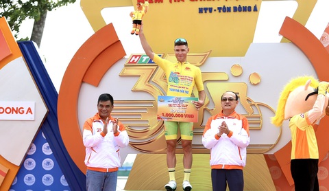 Petr Rikunov làm chuyện chưa từng có ở Cúp truyền hình TP.HCM - Ảnh 3. Petr Rikunov làm chuyện chưa từng có ở Cúp truyền hình TP.HCM - Ảnh 3.
