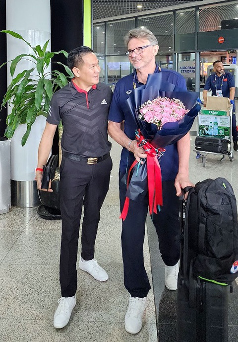 HLV Philippe Troussier: U22 Việt Nam sẵn sàng chinh phục thách thức - Ảnh 2. HLV Philippe Troussier: U22 Việt Nam sẵn sàng chinh phục thách thức - Ảnh 2.