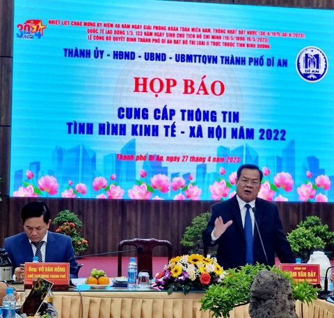 Dĩ An đạt chuẩn đô thị loại II, chạy nước rút đường sá kết nối với TP.HCM - Ảnh 2. Dĩ An đạt chuẩn đô thị loại II, chạy nước rút đường sá kết nối với TP.HCM - Ảnh 2.