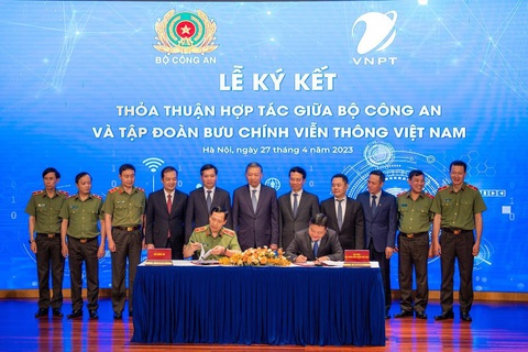 Bộ Công an chọn Tập đoàn VNPT là đối tác triển khai chuyển đổi số - Ảnh 1. Bộ Công an chọn Tập đoàn VNPT là đối tác triển khai chuyển đổi số - Ảnh 1.