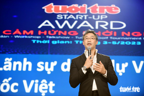 Chuyên gia kinh tế Philipp Rösler chia sẻ tại talk show "Cảm hứng khởi nghiệp" - Ảnh: Q.ĐỊNH Chuyên gia kinh tế Philipp Rösler chia sẻ tại talk show "Cảm hứng khởi nghiệp" - Ảnh: Q.ĐỊNH