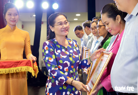 Chủ tịch Phan Văn Mãi: Phấn đấu có đội ngũ cán bộ, công chức phường xã vượt trội, xuất sắc - Ảnh 4. Chủ tịch Phan Văn Mãi: Phấn đấu có đội ngũ cán bộ, công chức phường xã vượt trội, xuất sắc - Ảnh 4.