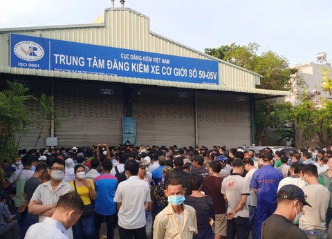 Đăng kiểm quá tải ở TP.HCM gây nhiều hệ lụy đến vận tải hàng hóa, hành khách - Ảnh 1. Đăng kiểm quá tải ở TP.HCM gây nhiều hệ lụy đến vận tải hàng hóa, hành khách - Ảnh 1.