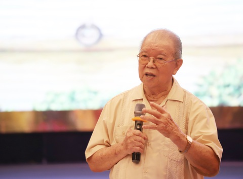 GS Võ Tòng Xuân: Có vị phán trồng cây này, nuôi con kia nhưng không nói ai mua - Ảnh 1. GS Võ Tòng Xuân: Có vị phán trồng cây này, nuôi con kia nhưng không nói ai mua - Ảnh 1.