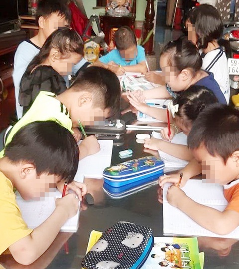 Sôi động thị trường luyện chữ vào lớp 1 ở TP.HCM - Ảnh 1. Sôi động thị trường luyện chữ vào lớp 1 ở TP.HCM - Ảnh 1.
