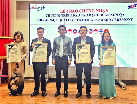 Trường đại học Tôn Đức Thắng hoàn thành kiểm định 19 ngành đào tạo theo chuẩn quốc tế - Ảnh 1. Trường đại học Tôn Đức Thắng hoàn thành kiểm định 19 ngành đào tạo theo chuẩn quốc tế - Ảnh 1.