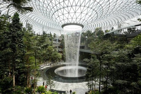 Sân bay Changi mở tour tham quan Singapore miễn phí cho khách quá cảnh - Ảnh 1. Sân bay Changi mở tour tham quan Singapore miễn phí cho khách quá cảnh - Ảnh 1.