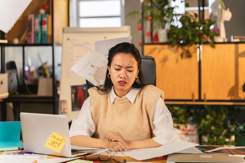 Giải thoát tâm lý khi rời khỏi công việc độc hại - Ảnh 1. Không ai dễ dàng vượt qua một môi trường làm việc độc hại - Ảnh: Pexels