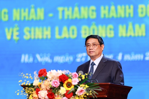 Thủ tướng: Tiền lương, thu nhập của người lao động được cải thiện rõ rệt - Ảnh 1. Thủ tướng: Tiền lương, thu nhập của người lao động được cải thiện rõ rệt - Ảnh 1.