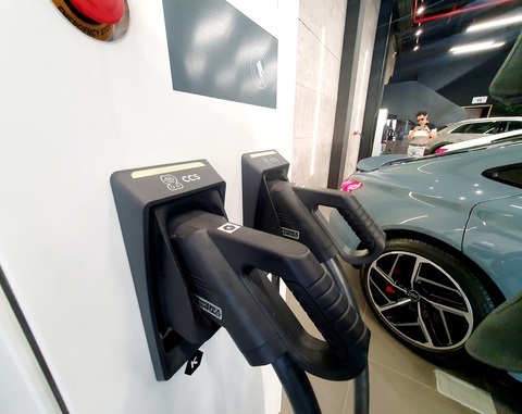 Giá ô tô điện BMW, Audi 5 - 7 tỉ đồng/chiếc - Ảnh 3. Giá ô tô điện BMW, Audi 5 - 7 tỉ đồng/chiếc - Ảnh 3.