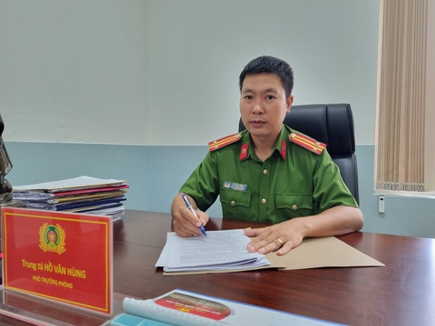 Nên bớt dùng tiền mặt để tránh bị cướp tại ngân hàng - Ảnh 1. Nên bớt dùng tiền mặt để tránh bị cướp tại ngân hàng - Ảnh 1.