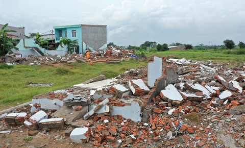 Đất dân cư xây dựng mới TP.HCM: Giám đốc sở nói luật cho phép, chuyên gia nói nhầm lẫn - Ảnh 1. Đất dân cư xây dựng mới TP.HCM: Giám đốc sở nói luật cho phép, chuyên gia nói nhầm lẫn - Ảnh 1.