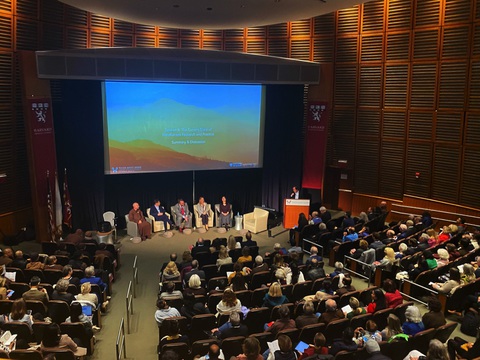 Diễn giả Frank Hu trình bày về nghiên cứu chánh niệm hiện nay - Ảnh: HARVARD MAGAZINE Diễn giả Frank Hu trình bày về nghiên cứu chánh niệm hiện nay - Ảnh: HARVARD MAGAZINE