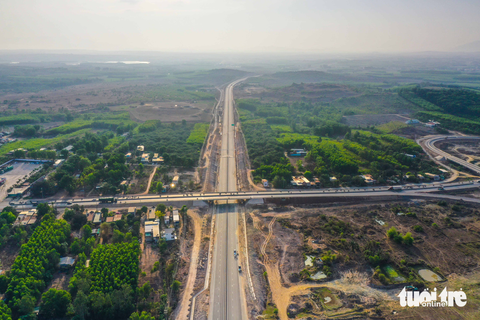 Xe chạy trên cao tốc Phan Thiết - Dầu Giây, Mai Sơn - quốc lộ 45 như thế nào? - Ảnh 1. Xe chạy trên cao tốc Phan Thiết - Dầu Giây, Mai Sơn - quốc lộ 45 như thế nào? - Ảnh 1.