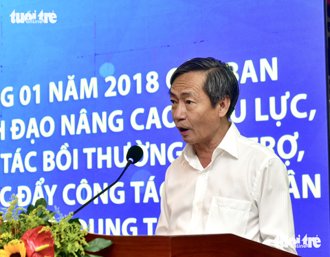 Linh động cho người dân xây nhà mới lúc đợi giao mặt bằng dự án vành đai 3 TP.HCM - Ảnh 1. Ông Võ Trung Trực, phó giám đốc Sở Tài nguyên và Môi trường TP.HCM - Ảnh: T.T.D.