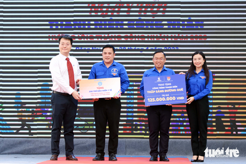 Một bộ phận thanh niên công nhân đang gặp khó khăn trong cuộc sống - Ảnh 2. Một bộ phận thanh niên công nhân đang gặp khó khăn trong cuộc sống - Ảnh 2.