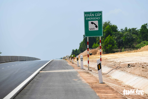 Cao tốc Phan Thiết - Dầu Giây bộn bề trước ngày thông xe - Ảnh 7. Cao tốc Phan Thiết - Dầu Giây bộn bề trước ngày thông xe - Ảnh 7.