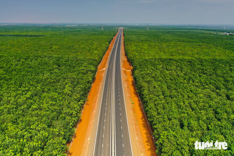 Ngắm cao tốc Phan Thiết - Dầu Giây nhiều người mong chờ - Ảnh 4. Ngắm cao tốc Phan Thiết - Dầu Giây nhiều người mong chờ - Ảnh 4.