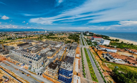 Thành phố hoa hồng rực rỡ sắc màu với tuần lễ hội - Ảnh 4. Thành phố hoa hồng rực rỡ sắc màu với tuần lễ hội - Ảnh 4.