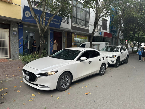 Khách ‘bao’ xe cả kỳ nghỉ, thuê trước cả tháng - Ảnh 1. Khách ‘bao’ xe cả kỳ nghỉ, thuê trước cả tháng - Ảnh 1.