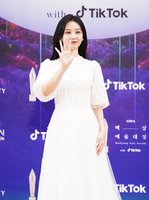 Nữ luật sư tự kỷ Park Eun Bin giành giải cao nhất tại Baeksang 2023 - Ảnh 10. Nữ luật sư tự kỷ Park Eun Bin giành giải cao nhất tại Baeksang 2023 - Ảnh 10.
