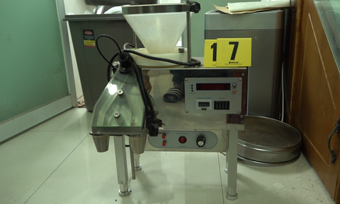 Công an TP.HCM phá đường dây ma túy nhập nguyên liệu từ Pháp - Ảnh 8. Công an TP.HCM phá đường dây ma túy nhập nguyên liệu từ Pháp - Ảnh 8.