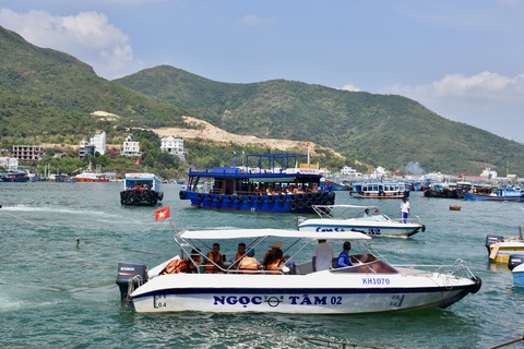 Tour biển đảo ngày đầu nghỉ lễ khách đông - Ảnh 4. Tour biển đảo ngày đầu nghỉ lễ khách đông - Ảnh 4.