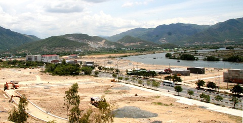 Đại học Luật TP.HCM được mở cơ sở tại Nha Trang - Ảnh 1. Đại học Luật TP.HCM được mở cơ sở tại Nha Trang - Ảnh 1.