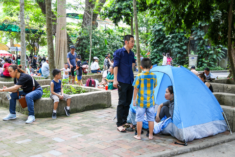 Người dân đổ về các điểm vui chơi ngày đầu nghỉ lễ - Ảnh 8. Người dân đổ về các điểm vui chơi ngày đầu nghỉ lễ - Ảnh 8.