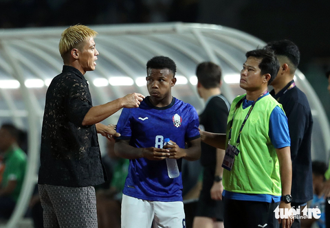 Cảm xúc của HLV Keisuke Honda khi U22 Campuchia thắng đậm Timor Leste - Ảnh 6. Cảm xúc của HLV Keisuke Honda khi U22 Campuchia thắng đậm Timor Leste - Ảnh 6.