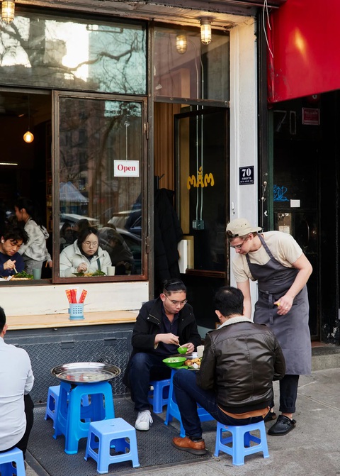 Báo Mỹ khen ngợi quán bún đậu mắm tôm Việt bán trên vỉa hè ở New York - Ảnh 2. Báo Mỹ khen ngợi quán bún đậu mắm tôm Việt bán trên vỉa hè ở New York - Ảnh 2.