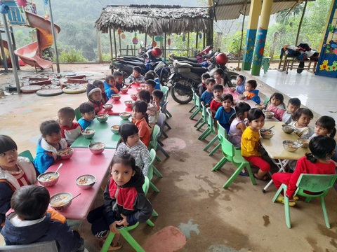 Bí thư Tỉnh ủy Quảng Ngãi đối thoại với ngành giáo dục - đào tạo - Ảnh 5. Bí thư Tỉnh ủy Quảng Ngãi đối thoại với ngành giáo dục - đào tạo - Ảnh 5.