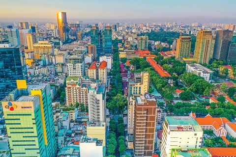 Sức sống Sài Gòn nuôi dưỡng ngòi bút tôi - Ảnh 6. Sức sống Sài Gòn nuôi dưỡng ngòi bút tôi - Ảnh 6.