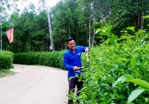 Bí thư chi đoàn lao xuống sông cứu học sinh đuối nước - Ảnh 2. Bí thư chi đoàn lao xuống sông cứu học sinh đuối nước - Ảnh 2.