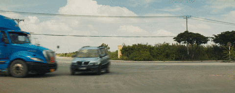 Lật mặt 6 có đâm xe, cháy nổ gợi nhớ Fast & Furious - Ảnh 4. Lật mặt 6 có đâm xe, cháy nổ gợi nhớ Fast & Furious - Ảnh 4.