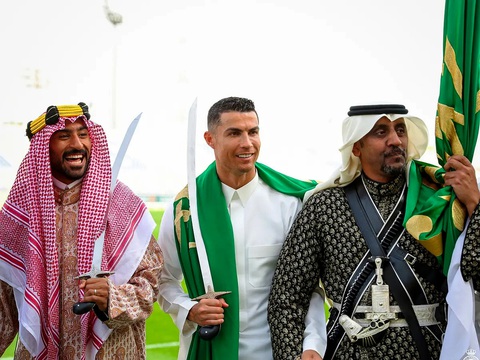 Tham vọng của Saudi Arabia - Ảnh 1. Ronaldo là bước đi quan trọng để đưa bóng đá Saudi Arabia lên trình độ thế giới - Ảnh: Reuters