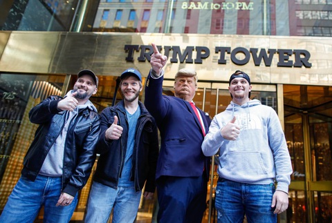 Ông Trump huy động được số tiền khủng sau khi bị truy tố - Ảnh 1. Ông Trump huy động được số tiền khủng sau khi bị truy tố - Ảnh 1.