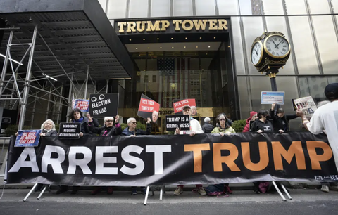 New York thắt chặt an ninh trước ngày ông Trump trình diện tòa - Ảnh 7. New York thắt chặt an ninh trước ngày ông Trump trình diện tòa - Ảnh 7.