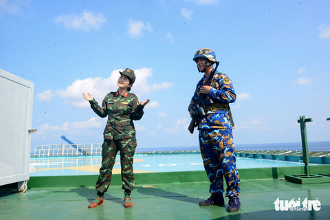 Mong các đoàn ra thăm anh em ở Trường Sa và nhà giàn nhiều hơn - Ảnh 13. Mong các đoàn ra thăm anh em ở Trường Sa và nhà giàn nhiều hơn - Ảnh 13.